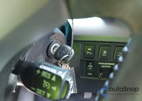 2017 Toyota Tundra Sr5 5.7L V8 from USA, damaged, VIN 5TFDW5F18HX598189